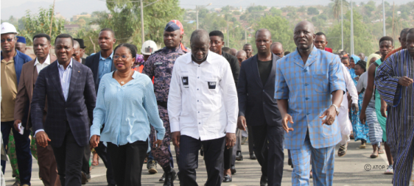 La Cheffe du gouvernement et M. Ousmane Diagana ont visité le chantier de construction du pont de kpéléouwayi dans la commune Kozah 1