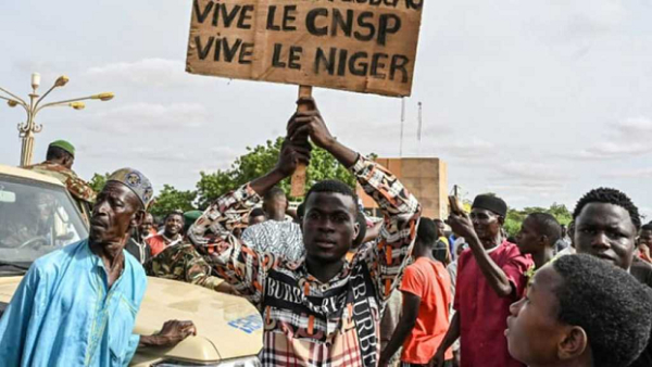 Les Nigériens veulent des mesures drastiques pour obliger l’ambassadeur français à quitter le pays