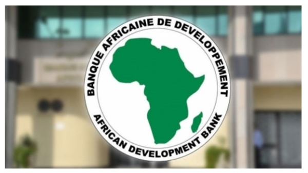 La professeure Padmashree Gehl Sampath nommée conseillère spéciale du président du Groupe de la Banque africaine de développement, Akinwumi Adesina, pour les produits pharmaceutiques et l’infrastructure sanitaire