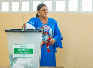 Élections Législatives et Régionales : Yawa Djigbodi Tsègan, a voté à l&#039;EPP Kpélé-Agavé