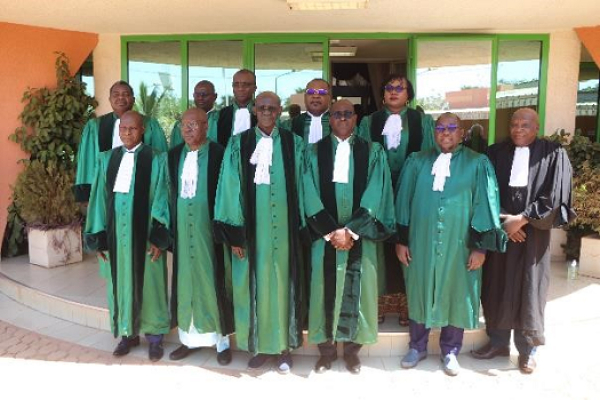 UEMOA: Les membres de la Cour de Justice de l&#039;UEMOA prêtent serment à Ouagadougou