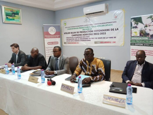 Togo : L’AProCA mène des réflexions sur les mécanismes du prix de vente de la fibre de coton sur le marché international