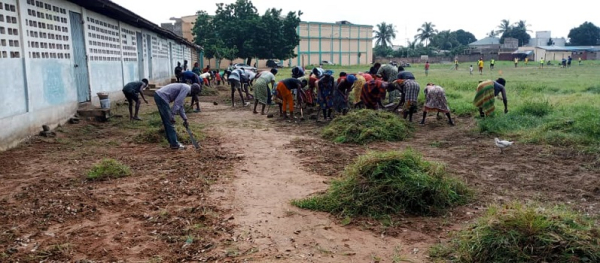 PDC-ZU / Rentrée scolaire : Les CDB du Grand-Lomé mettent au propre les établissements scolaires