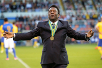 Football: Edson Arantes do Nascimento dit &quot;Le roi Pelé&quot; est mort, vive le roi Pelé !