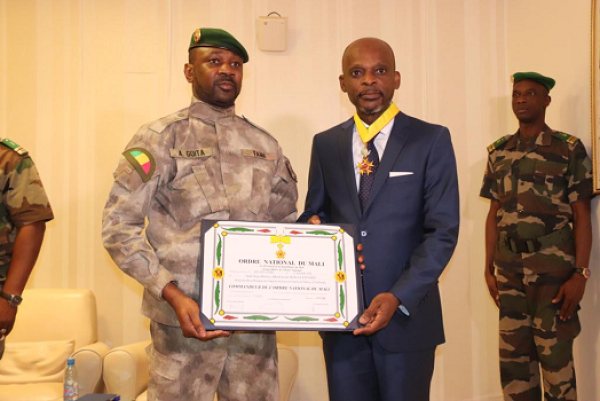 Mali: Robert DUSSEY “Commandeur de l&#039;Ordre National du Mali à titre étranger&quot;