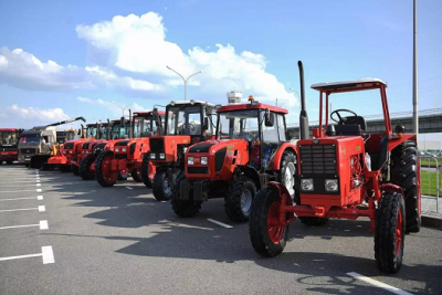 La Biélorussie livrera plus 3.000 tracteurs au Zimbabwe