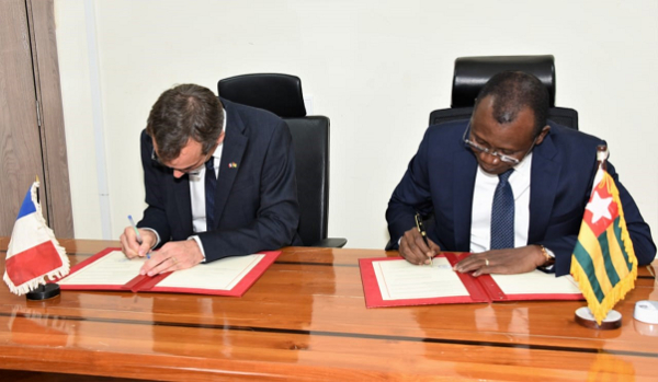 Désenclavement des zones rurales: Une signature d&#039;un prêt de 78 millions d’euros de la France au Togo