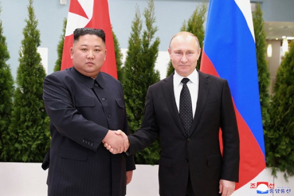 Diplomatie: Kim Jong-un chez le président russe Vladimir Poutine